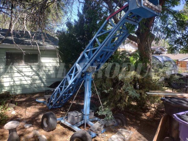 Matthews 13 Foot Tulip Crane - Image 2
