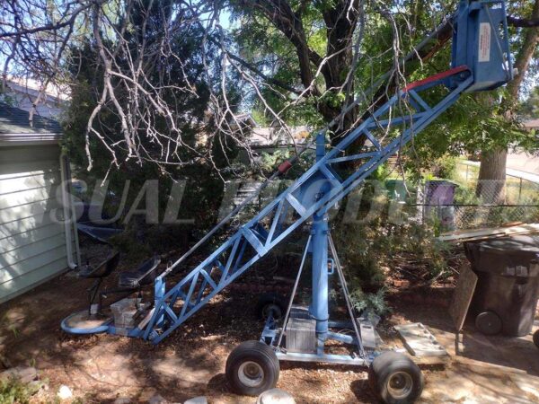 Matthews 13 Foot Tulip Crane