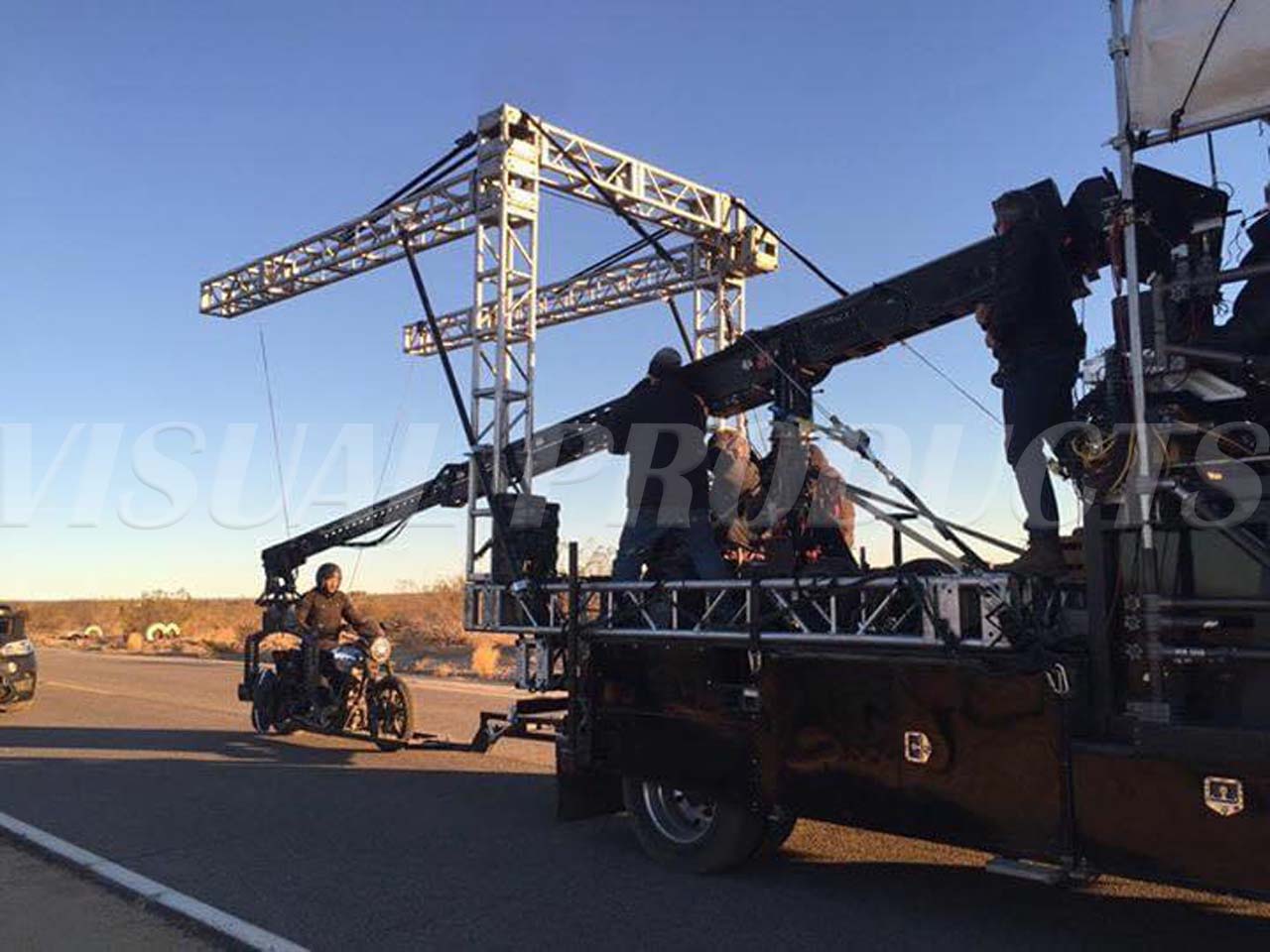 MovieBird MB17 Telescopic Crane w/Trailer - Image 3